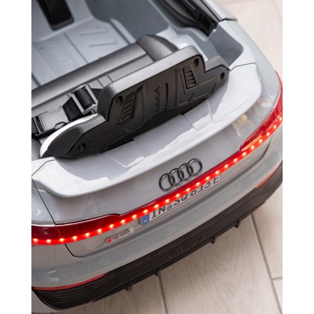 Macchina Elettrica per Bambini Audi Q8 Nero 12V