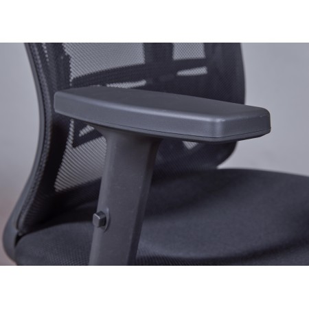 Sedia da Ufficio Nera in Rete Ergonomica con Ruote