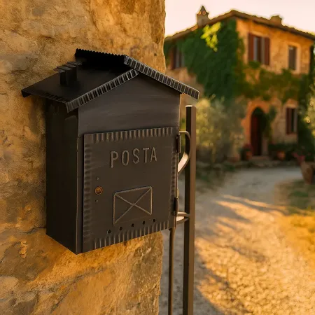 Cassetta Postale in Ferro Battuto Nero per Esterni con Retro Apertura