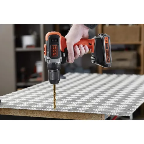 Trapano Avvitatore Black & Decker a Batteria a Litio 18V con Luce LED