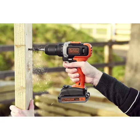 Trapano Avvitatore Black & Decker a Batteria a Litio 18V con Luce LED
