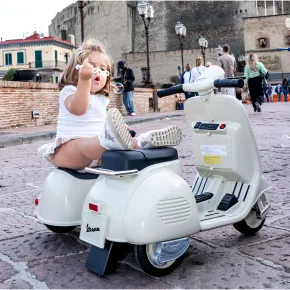 Piaggio Crema Vespa Mini con Sidecar Elettrica da Bambini a Batteria 6 V 2