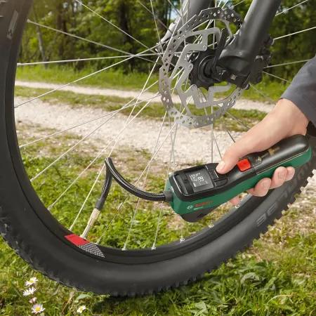 Minicompressore Bosch Portatile 3,6V Compatto Auto Bici Gonfiabili