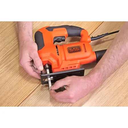 Seghetto Alternativo Black+Decker 400W Velocità Variabile Taglio Inclinato