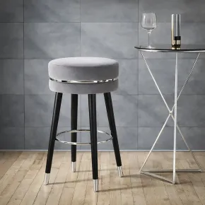 Sgabello Bar in Velluto Grigio Finitura Argento Poggiapiedi Moderno 2