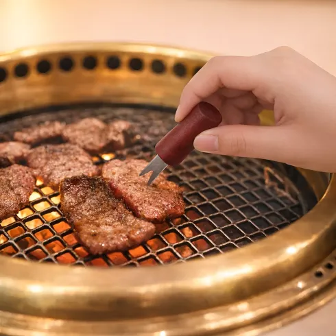 Set Utensili Barbecue 18 Pezzi in Acciaio Cromato con Manico in Legno