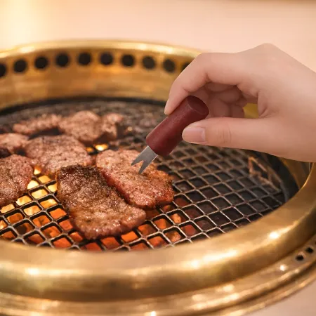 Set Utensili Barbecue 18 Pezzi in Acciaio Cromato con Manico in Legno