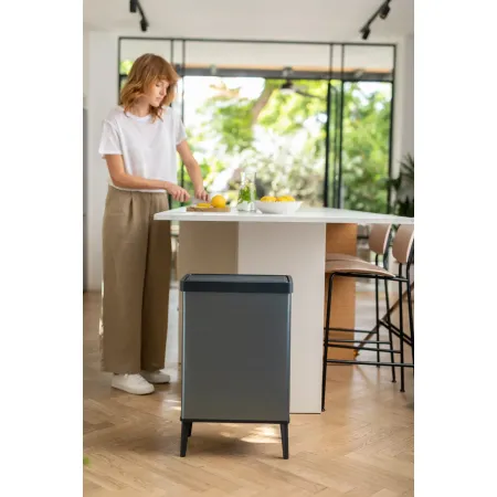 Pattumiera Keter 54L Blu Perlato Apertura Push per Cucina con Gambe
