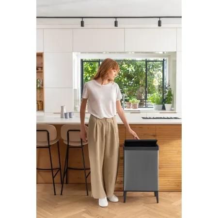 Pattumiera Keter 54L Grigio Perlato Apertura Push per Cucina con Gambe