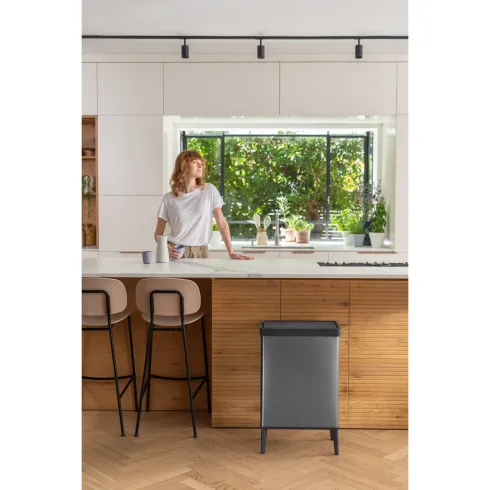 Pattumiera Keter 54L Grigio Perlato Apertura Push per Cucina con Gambe
