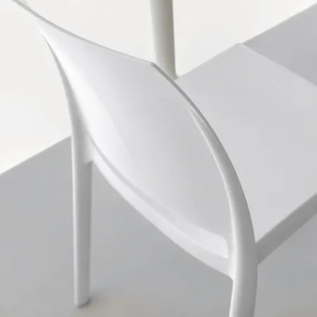 Set 4 Sedie da Pranzo in Resina Impilabili Bianco Tappi Antiscivolo