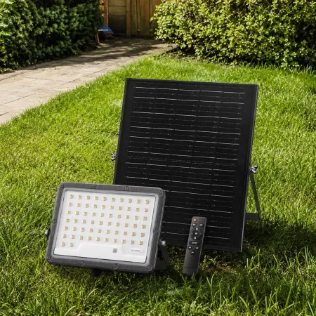 Proiettore Solare 62 LED 8W con Sensore Crepuscolare Telecomando