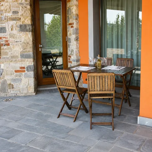 Tavolo e 4 Sedie in Legno Set Pieghevole Tavolino da Pranzo per Esterno