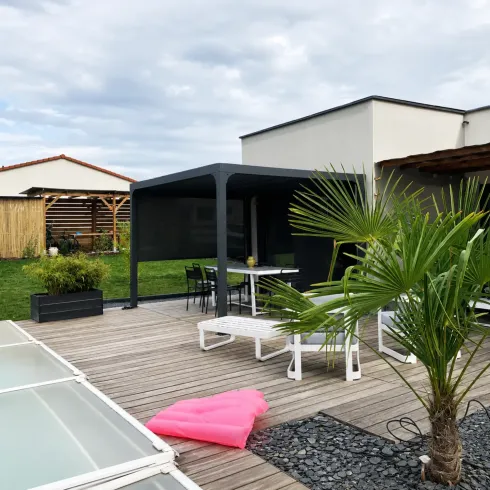 Pergola Bioclimatica in Alluminio 360x300 cm con 2 Teli Laterali Grigi