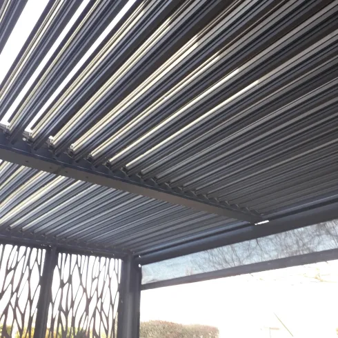 Pergola Bioclimatica in Alluminio 360x300 cm con Tenda e 5 Pannelli