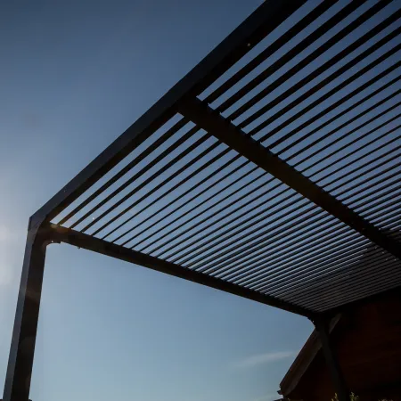 Pergola Bioclimatica 360x300 cm con Lamelle Effetto Legno 2 Lati