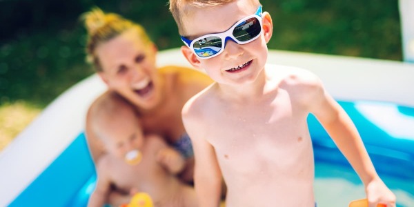 Piscine per bambini: come far divertire i bambini nel giardino di casa