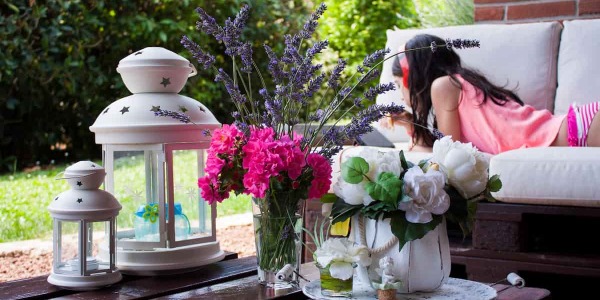 Come utilizzare i pallet in giardino: 5 idee creative per arredare con stile e originalità