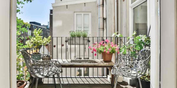 Tante idee originali su come decorare il balcone per la primavera
