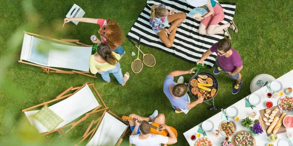 Come scegliere il barbecue per le tue prossime grigliate con gli amici