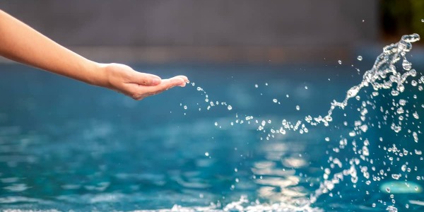 Come mantenere la piscina in inverno: manutenzione e passaggi da seguire