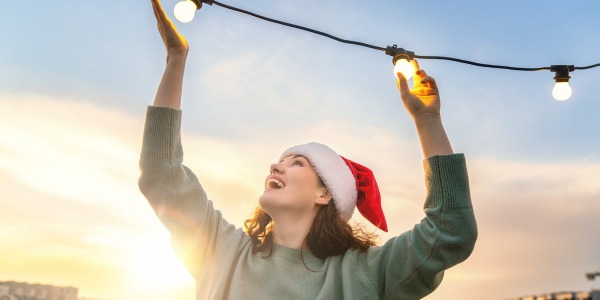 Come decorare il balcone per Natale e creare un angolo di magia invernale