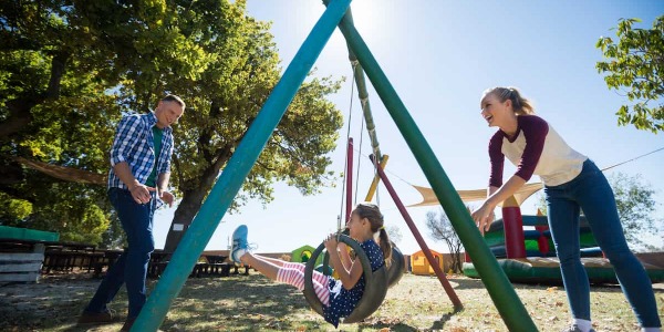 Giochi per esterno: come allestire un’area gioco a misura bambino