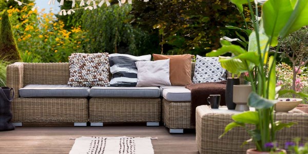 Come allestire una perfetta oasi di relax con gli arredi da giardino