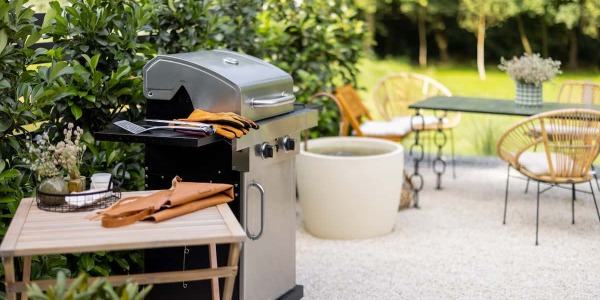 Zona barbecue in giardino: idee pratiche per organizzarla al meglio