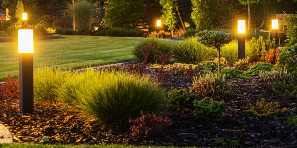 Illuminazione giardino 2026: 5 idee originali per un outdoor scenografico