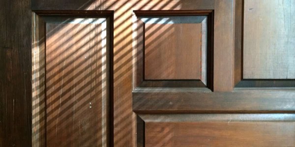 Pannello esterno per porta blindata: PVC o vetroresina?