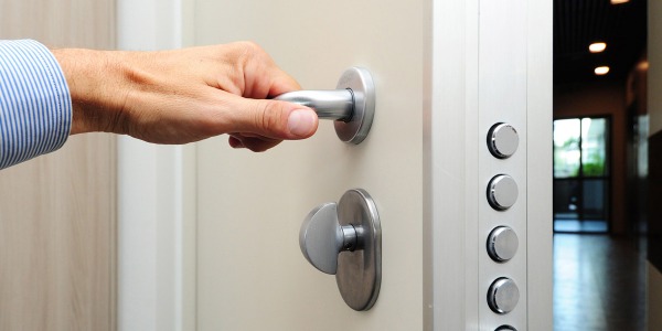Come scegliere il Senso di Apertura di una Porta Blindata