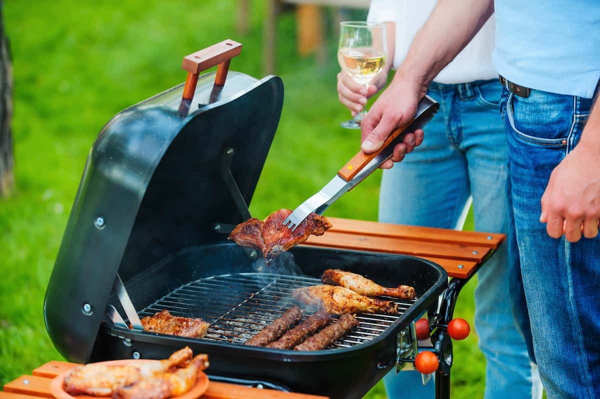 Barbecue con coperchio come si usa