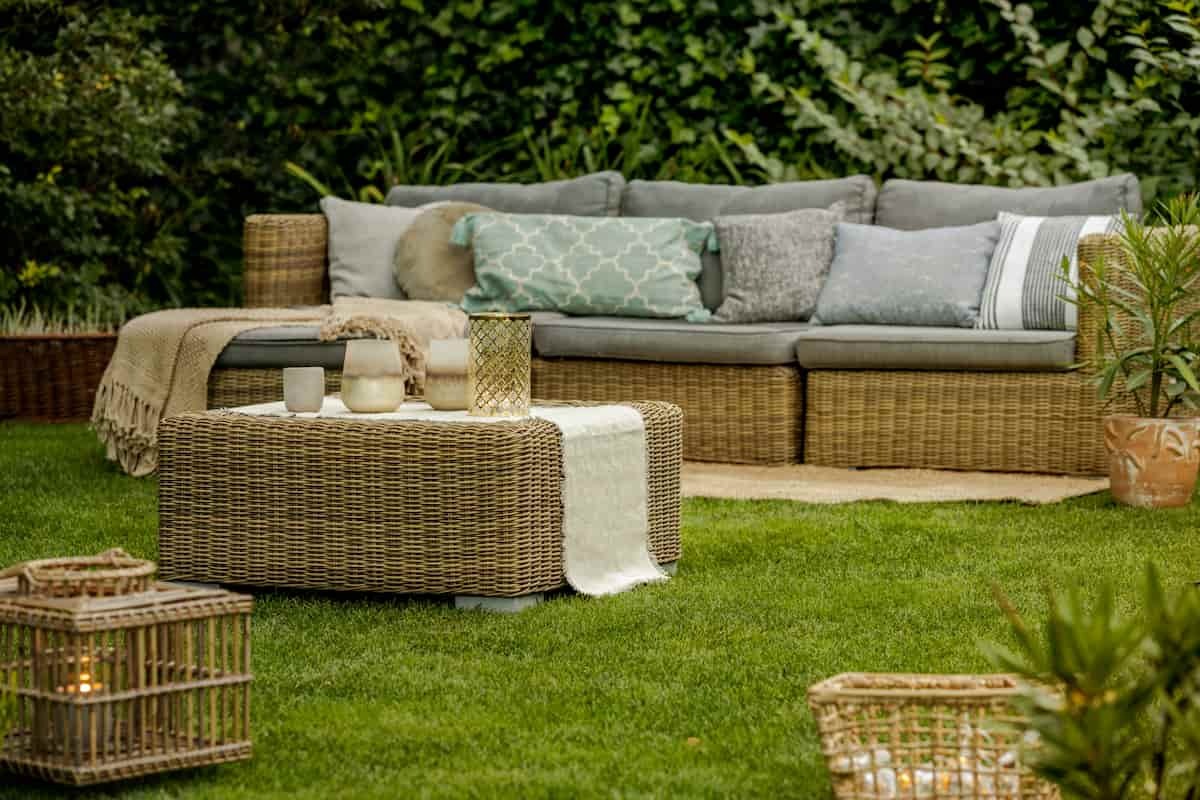 Set da giardino in rattan: tutti i vantaggi che offre questo materiale