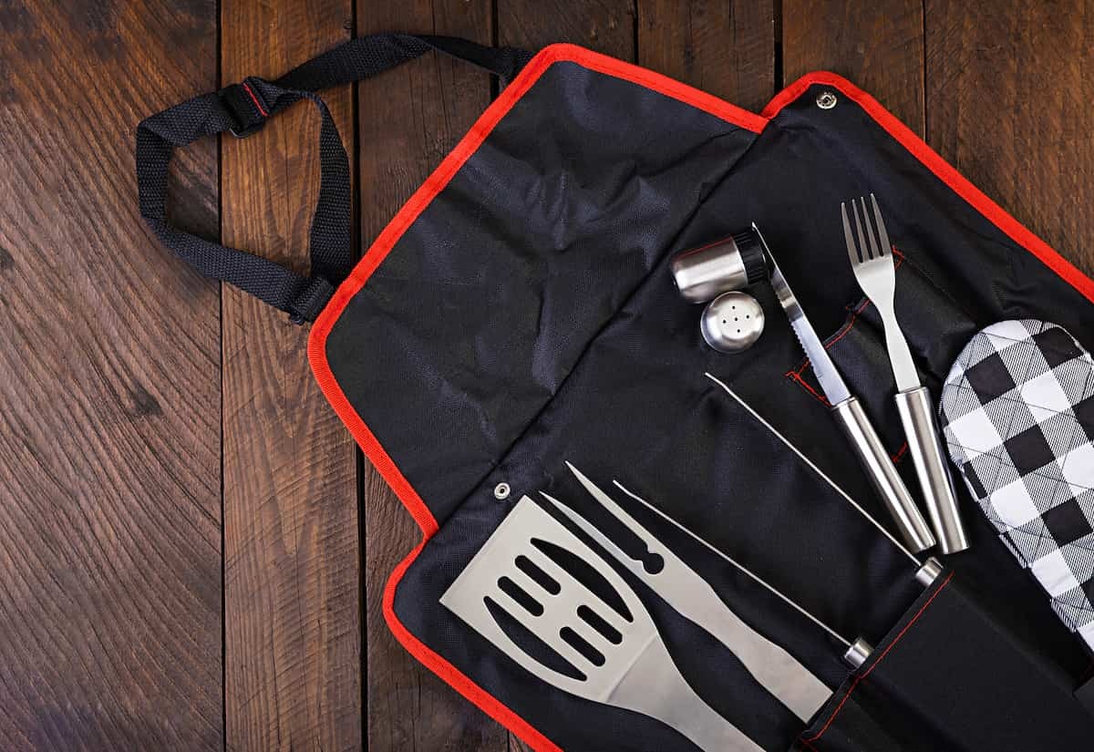 Cosa non deve mancare ad un barbecue: tutti gli accessori indispensabili
