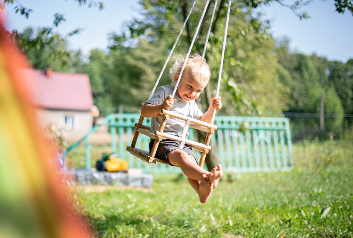 Giochi da esterno: come far divertire i bambini in giardino