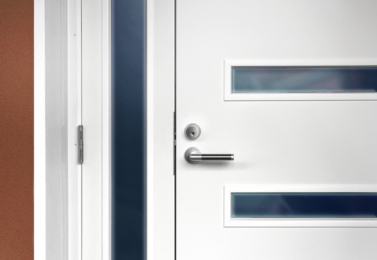 Vetro antisfondamento per porte blindate: caratteristiche e funzioni